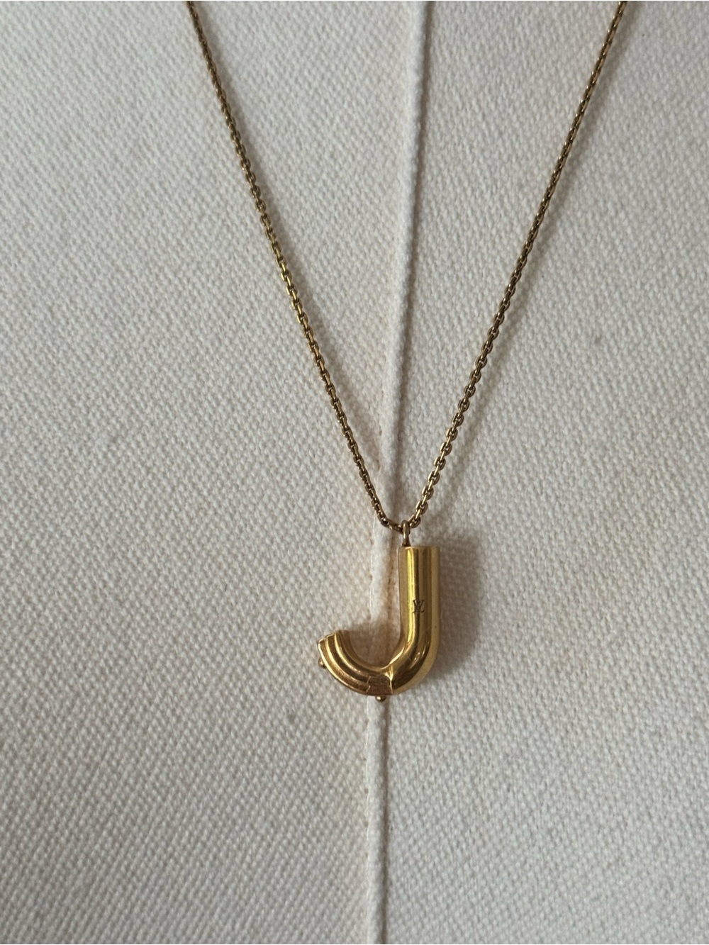 Louis Vuitton Gold 'J' Initial Pendant Necklace - Picture 4 of 9